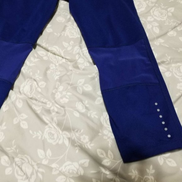 Nike Dri-Fit Capri leggings - Small - 20" inseam - Picture 8 of 10